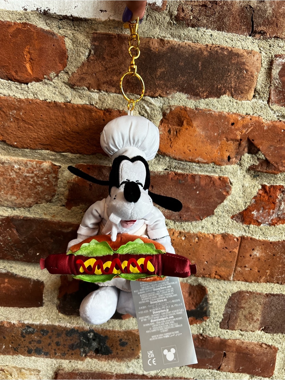 Disney Parks 2026 Food & Wine Chef Goofy Hot Dog Plush Keychain Bag Charm NEW